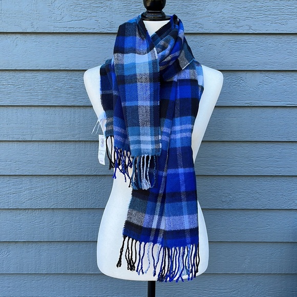 Scarf Bundle (3) - Picture 4 of 6